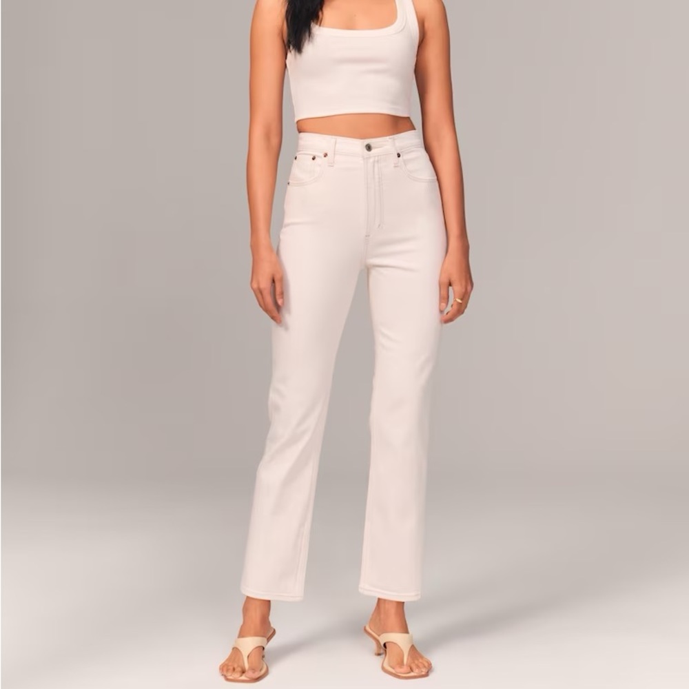 Abercrombie & Fitch Women’s Ultra High Rise Ankle Straight Jean LIKE NEW